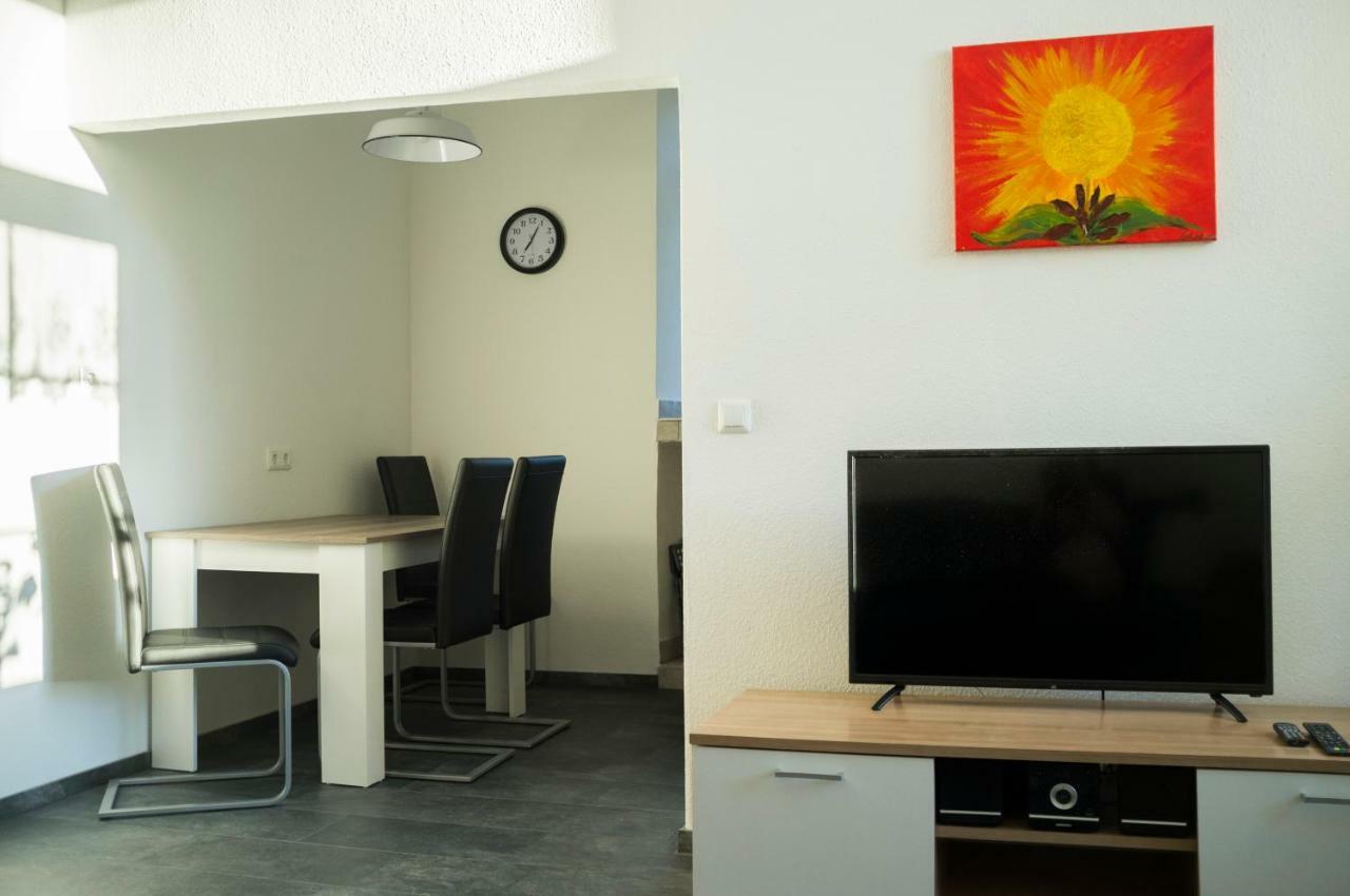 Quadenhof Appartement Düsseldorf Buitenkant foto